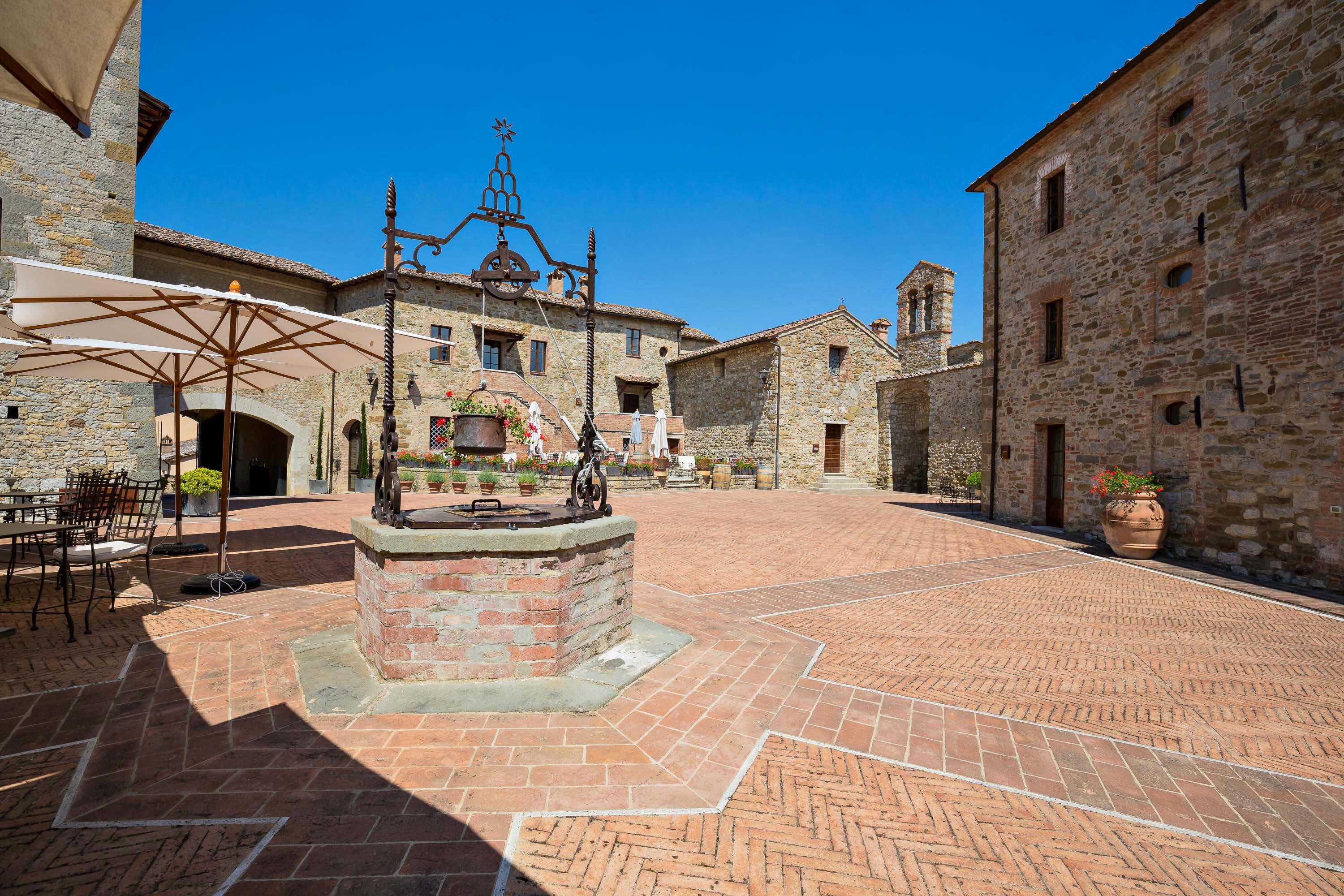 Castel Monastero - The Leading Hotels Of The World Castelnuovo Berardenga Ngoại thất bức ảnh
